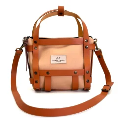 Daniel Chong BOLSO ARNÉS PIEL AVELLANA* Bolsos Arnés