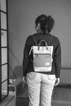 Daniel Chong Mochila Book Holder Mini Impermeable DZ* Mochilas Mini Book Holder|Mochilas Mini