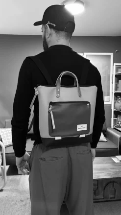 Daniel Chong Mochila Book Holder Mini Cuadrada Impermeable DZ* Mochilas Mini Cuadradas Book Holder